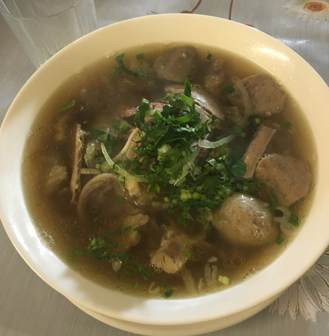 Ăn phở Việt giữa trời Âu: Quán nào Tây đông thì đừng vào! - Ảnh 1. Ăn phở Việt giữa trời Âu: Quán nào Tây đông thì đừng vào! - Ảnh 1.