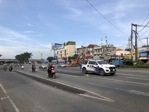Đã tháo dỡ trạm thu phí Bình Triệu, xóa điểm thắt giao thông cửa ngõ TP.HCM - Ảnh 1. Đã tháo dỡ trạm thu phí Bình Triệu, xóa điểm thắt giao thông cửa ngõ TP.HCM - Ảnh 1.