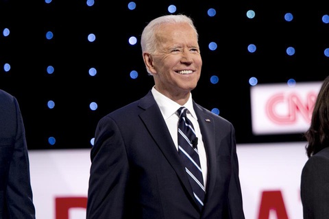 5 người giàu nhất trong hơn 70 tỉ phú ủng hộ ông Biden là ai? - Ảnh 1. 5 người giàu nhất trong hơn 70 tỉ phú ủng hộ ông Biden là ai? - Ảnh 1.