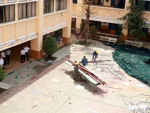 Học sinh Trường THPT Bình Phú quận 6 sẽ học tạm nơi khác tới hết năm học - Ảnh 5. Học sinh Trường THPT Bình Phú quận 6 sẽ học tạm nơi khác tới hết năm học - Ảnh 5.