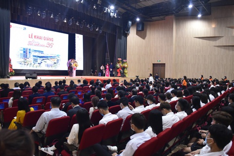 Đại học Văn Lang trao 10 tỷ đồng học bổng cho tân sinh viên trong lễ khai giảng năm 2020 - Ảnh 1. Đại học Văn Lang trao 10 tỷ đồng học bổng cho tân sinh viên trong lễ khai giảng năm 2020 - Ảnh 1.