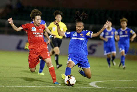 Trọng tài nữ FIFA bẻ còi ở Giải bóng đá nữ VĐQG 2020 - Ảnh 1. Trọng tài nữ FIFA bẻ còi ở Giải bóng đá nữ VĐQG 2020 - Ảnh 1.