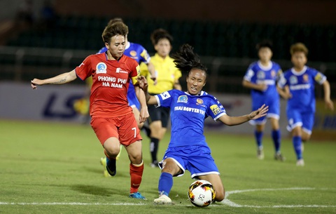 Trọng tài nữ FIFA bẻ còi ở Giải bóng đá nữ VĐQG 2020 - Ảnh 2. Trọng tài nữ FIFA bẻ còi ở Giải bóng đá nữ VĐQG 2020 - Ảnh 2.