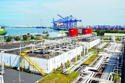 PV GAS xếp hạng Top 500 Doanh nghiệp lớn nhất Việt Nam năm 2020 - Ảnh 2. PV GAS xếp hạng Top 500 Doanh nghiệp lớn nhất Việt Nam năm 2020 - Ảnh 2.