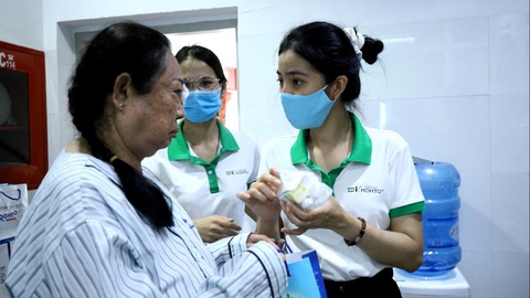 Công ty Rohto-Mentholatum (Việt Nam) trao nhiều học bổng vì cộng đồng - Ảnh 3. Công ty Rohto-Mentholatum (Việt Nam) trao nhiều học bổng vì cộng đồng - Ảnh 3.