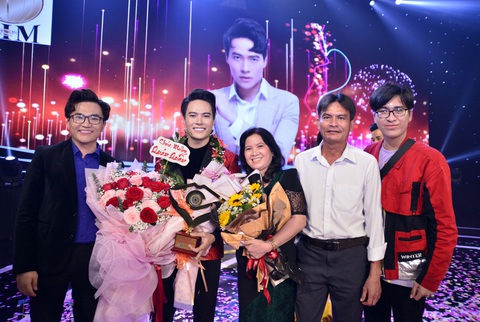 Tôn vinh người thầy, Võ Tấn Phát giành giải Én vàng nghệ sĩ 2020 - Ảnh 5. Tôn vinh người thầy, Võ Tấn Phát giành giải Én vàng nghệ sĩ 2020 - Ảnh 5.