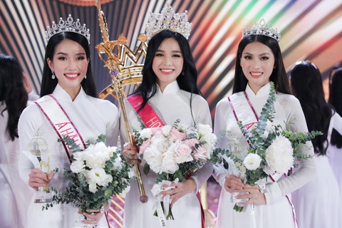 Chung kết hoa hậu: Dài và nhiều quảng cáo - Ảnh 1. Chung kết hoa hậu: Dài và nhiều quảng cáo - Ảnh 1.