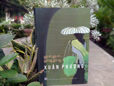 Cuốn sách viết ở tuổi 92 của nữ đạo diễn Xuân Phượng - Ảnh 1. Cuốn sách viết ở tuổi 92 của nữ đạo diễn Xuân Phượng - Ảnh 1.