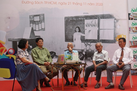 Hội đồng kiểm duyệt sách giáo khoa nên hội tụ đủ ba miền - Ảnh 1. Hội đồng kiểm duyệt sách giáo khoa nên hội tụ đủ ba miền - Ảnh 1.