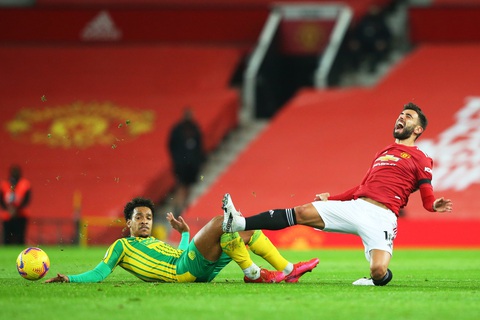 Man United lại thắng nhờ phạt đền, xứng danh Penchester - Ảnh 2. Man United lại thắng nhờ phạt đền, xứng danh Penchester - Ảnh 2.