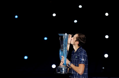 Điểm tin thể thao sáng 23-11: Ibrahimovic lập cú đúp, Medvedev vô địch ATP Finals - Ảnh 3. Điểm tin thể thao sáng 23-11: Ibrahimovic lập cú đúp, Medvedev vô địch ATP Finals - Ảnh 3.