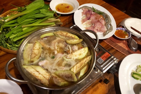 Xin đừng tụng ca lời có cánh, thiếu phản biện khi hiến kế du lịch - Ảnh 3. Xin đừng tụng ca lời có cánh, thiếu phản biện khi hiến kế du lịch - Ảnh 3.