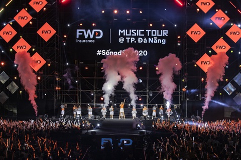 Tóc Tiên, Jack, Karik, Dế Choắt… ‘bùng cháy’ trong đêm nhạc FWD Music Tour - Ảnh 1. Tóc Tiên, Jack, Karik, Dế Choắt… ‘bùng cháy’ trong đêm nhạc FWD Music Tour - Ảnh 1.