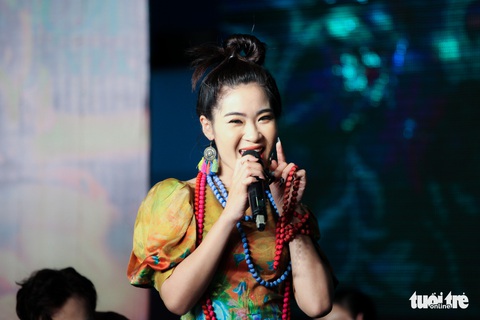 Xẩm, EDM và rap hội tụ trong MV Xẩm Hà Nội - Ảnh 2. Xẩm, EDM và rap hội tụ trong MV Xẩm Hà Nội - Ảnh 2.