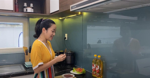Tiết lộ chế độ ăn uống chuẩn lành mạnh của gia đình Quốc Cơ - MC Hồng Phượng - Ảnh 1. Tiết lộ chế độ ăn uống chuẩn lành mạnh của gia đình Quốc Cơ - MC Hồng Phượng - Ảnh 1.