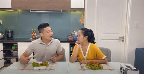 Tiết lộ chế độ ăn uống chuẩn lành mạnh của gia đình Quốc Cơ - MC Hồng Phượng - Ảnh 3. Tiết lộ chế độ ăn uống chuẩn lành mạnh của gia đình Quốc Cơ - MC Hồng Phượng - Ảnh 3.