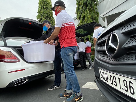 Mercedes-Benz Việt Nam kỷ niệm 25 năm thành lập - Ảnh 4. Mercedes-Benz Việt Nam kỷ niệm 25 năm thành lập - Ảnh 4.
