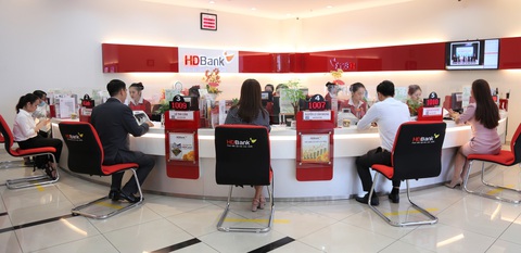 Gửi tiết kiệm 10 triệu đồng, nhận quà và cơ hội trúng 1 tỉ đồng - Ảnh 1. Gửi tiết kiệm 10 triệu đồng, nhận quà và cơ hội trúng 1 tỉ đồng - Ảnh 1.