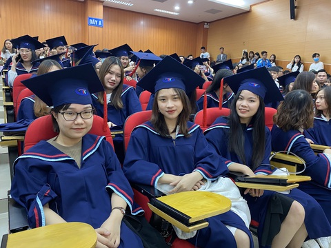 Dõi theo sinh viên ra trường - Ảnh 1. Dõi theo sinh viên ra trường - Ảnh 1.
