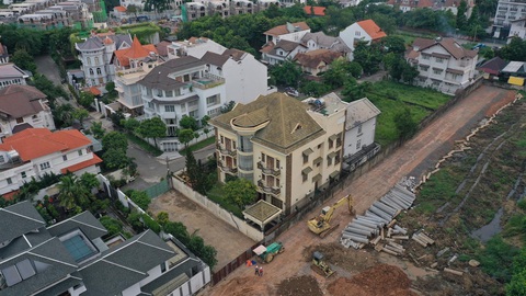 20 năm không có đường làm nhà vì... bên muốn kết nối, bên không đồng tình - Ảnh 1. 20 năm không có đường làm nhà vì... bên muốn kết nối, bên không đồng tình - Ảnh 1.