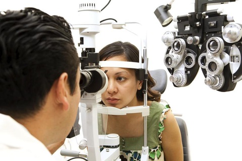 Khám mắt bằng AI giúp phát hiện sớm bệnh Parkinson - Ảnh 1. Khám mắt bằng AI giúp phát hiện sớm bệnh Parkinson - Ảnh 1.