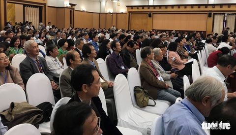 Đại hội Nhà văn đóng cửa với báo chí, ông Hữu Thỉnh rút khỏi ban chấp hành khóa mới - Ảnh 2. Đại hội Nhà văn đóng cửa với báo chí, ông Hữu Thỉnh rút khỏi ban chấp hành khóa mới - Ảnh 2.