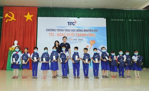 35 năm học bổng khuyến học TTC - nâng bước thành công - Ảnh 1. 35 năm học bổng khuyến học TTC - nâng bước thành công - Ảnh 1.