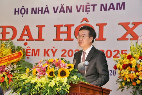 Ông Võ Văn Thưởng: Hội Nhà văn phải thúc đẩy hòa hợp dân tộc và đời sống dân chủ - Ảnh 1. Ông Võ Văn Thưởng: Hội Nhà văn phải thúc đẩy hòa hợp dân tộc và đời sống dân chủ - Ảnh 1.