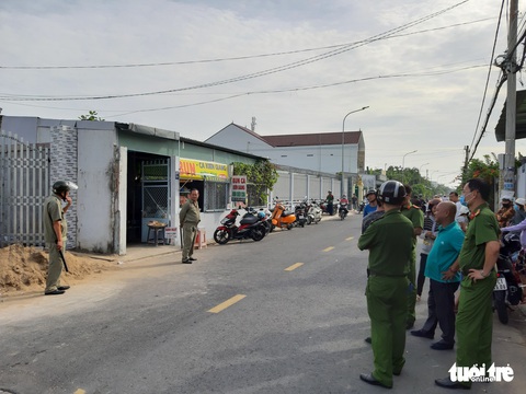 Thiếu niên 13 tuổi bị điện giật chết, nghi do cắt trộm dây điện - Ảnh 1. Thiếu niên 13 tuổi bị điện giật chết, nghi do cắt trộm dây điện - Ảnh 1.