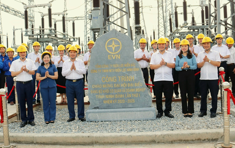 Điện lực Ninh Bình: Một chặng đường giảm tổn thất điện năng - Ảnh 3. Điện lực Ninh Bình: Một chặng đường giảm tổn thất điện năng - Ảnh 3.