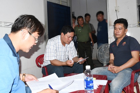 Bắt cặp vợ chồng sản xuất tiền giả - Ảnh 1. Bắt cặp vợ chồng sản xuất tiền giả - Ảnh 1.