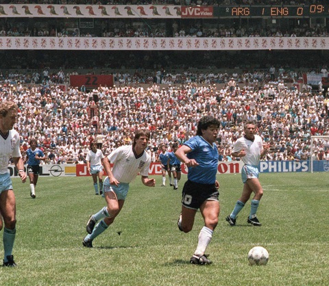 Sự nghiệp vĩ đại của Maradona qua ảnh - Ảnh 11. Sự nghiệp vĩ đại của Maradona qua ảnh - Ảnh 11.