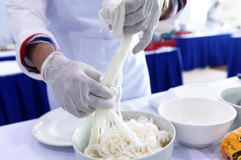 Phở ngon giống như quý ông chọn chiếc áo veston hợp dáng người - Ảnh 6. Phở ngon giống như quý ông chọn chiếc áo veston hợp dáng người - Ảnh 6.