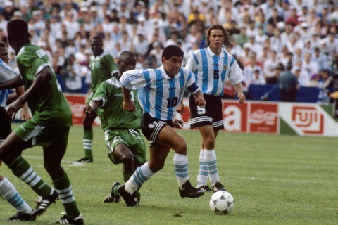 Sự nghiệp vĩ đại của Maradona qua ảnh - Ảnh 16. Sự nghiệp vĩ đại của Maradona qua ảnh - Ảnh 16.