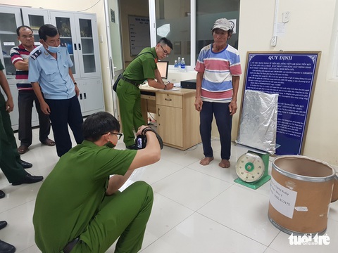 Bắt 3 nghi phạm vận chuyển gần 31kg nghi là ma túy từ Campuchia về Việt Nam - Ảnh 1. Bắt 3 nghi phạm vận chuyển gần 31kg nghi là ma túy từ Campuchia về Việt Nam - Ảnh 1.