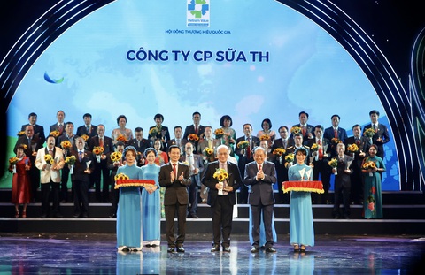 Tập đoàn TH tiếp tục được vinh danh thương hiệu quốc gia - Ảnh 1. Tập đoàn TH tiếp tục được vinh danh thương hiệu quốc gia - Ảnh 1.