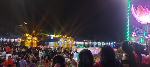 Độc đáo lễ hội ánh sáng Đêm Tây Đô huyền ảo - Ảnh 2. Độc đáo lễ hội ánh sáng Đêm Tây Đô huyền ảo - Ảnh 2.