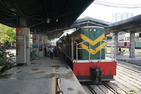 Đường sắt tổ chức chạy nhiều đoàn tàu dịp Tết dương lịch 2021 - Ảnh 1. Đường sắt tổ chức chạy nhiều đoàn tàu dịp Tết dương lịch 2021 - Ảnh 1.