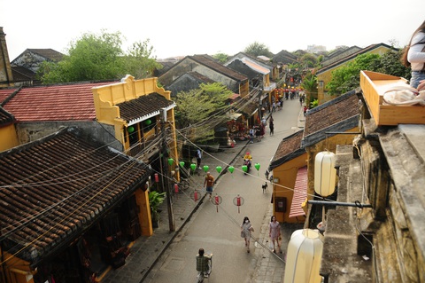 Du lịch miền Trung phải bắt tay nhau để cùng thắng - Ảnh 1. Du lịch miền Trung phải bắt tay nhau để cùng thắng - Ảnh 1.