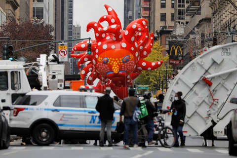 Người New York thưởng thức diễu hành lễ Tạ ơn một cách rất khác - Ảnh 4. Người New York thưởng thức diễu hành lễ Tạ ơn một cách rất khác - Ảnh 4.