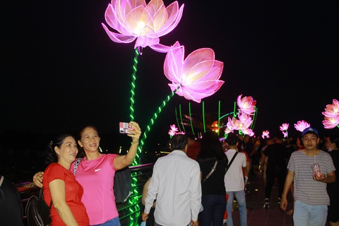 Độc đáo lễ hội ánh sáng Đêm Tây Đô huyền ảo - Ảnh 4. Độc đáo lễ hội ánh sáng Đêm Tây Đô huyền ảo - Ảnh 4.