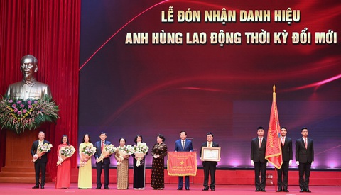 Những mạch nguồn của tình yêu thương con người - Ảnh 1. Những mạch nguồn của tình yêu thương con người - Ảnh 1.