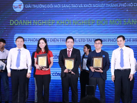 TP.HCM vinh danh những dự án đổi mới sáng tạo nổi bật năm 2020 - Ảnh 1. TP.HCM vinh danh những dự án đổi mới sáng tạo nổi bật năm 2020 - Ảnh 1.