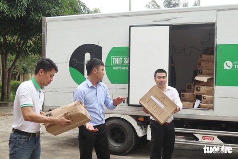 Mang thực phẩm sạch đến người già, trẻ em khó khăn ở Hà Tĩnh - Ảnh 1. Mang thực phẩm sạch đến người già, trẻ em khó khăn ở Hà Tĩnh - Ảnh 1.