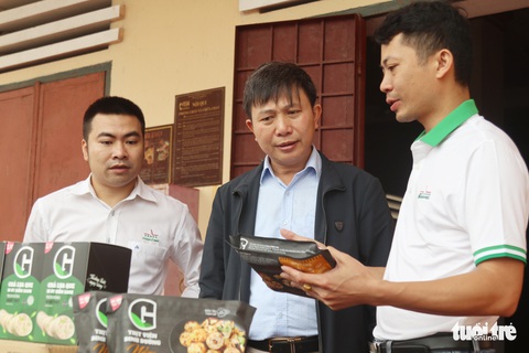 Mang thực phẩm sạch đến người già, trẻ em khó khăn ở Hà Tĩnh - Ảnh 2. Mang thực phẩm sạch đến người già, trẻ em khó khăn ở Hà Tĩnh - Ảnh 2.