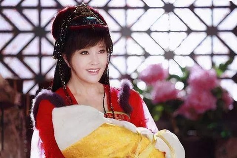 Khi Lưu Gia Linh 52 đóng 27 tuổi, Xa Thi Mạn 45 thành thiếu nữ... - Ảnh 6. Khi Lưu Gia Linh 52 đóng 27 tuổi, Xa Thi Mạn 45 thành thiếu nữ... - Ảnh 6.