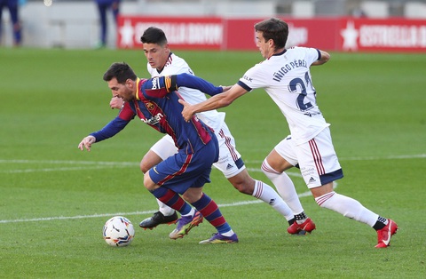 Messi lập siêu phẩm trong ngày tưởng nhớ Maradona - Ảnh 2. Messi lập siêu phẩm trong ngày tưởng nhớ Maradona - Ảnh 2.