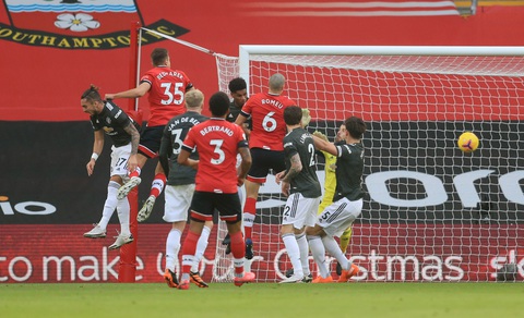 Cavani rực sáng khi vào sân, Man Utd thắng nghẹt thở Southampton - Ảnh 1. Cavani rực sáng khi vào sân, Man Utd thắng nghẹt thở Southampton - Ảnh 1.