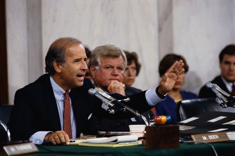 Xem ảnh Trump - Biden từ trai trẻ đến khi đối đầu trên vũ đài chính trị - Ảnh 9. Xem ảnh Trump - Biden từ trai trẻ đến khi đối đầu trên vũ đài chính trị - Ảnh 9.