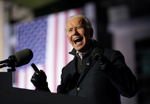 Trump - Biden ráo riết vận động trước Ngày phán xử 3-11 - Ảnh 4. Trump - Biden ráo riết vận động trước Ngày phán xử 3-11 - Ảnh 4.